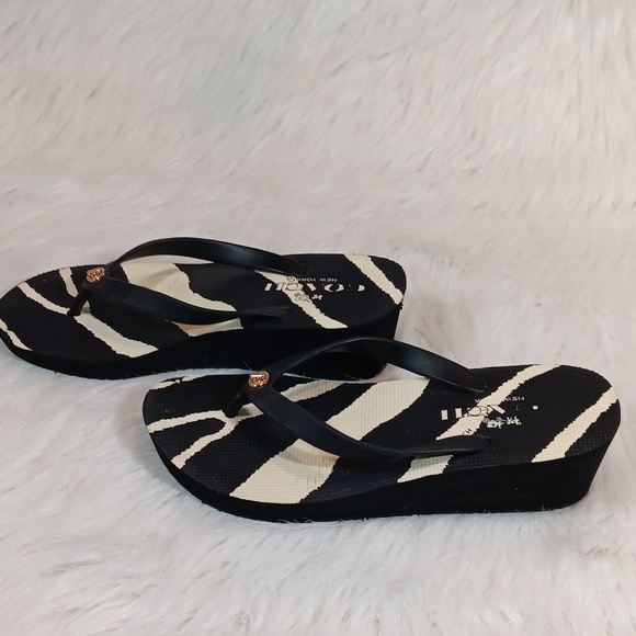 Coach Zebra Flip Flops Sz 7 - 7.5 - Picture 5 of 8
